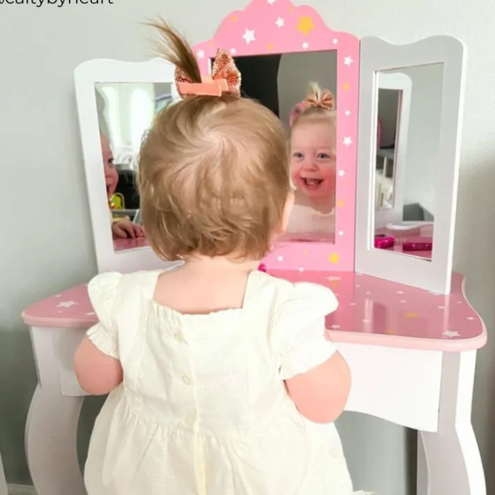 Kids Teamson Fantasy Fields Gisele Twinkle Star Kids Vanity Table & Stool, White & Pink