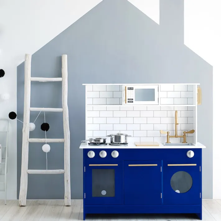 Kids Teamson Kids Little Chef Berlin Play Kitchen with Cookware Accessories, White/Blue
