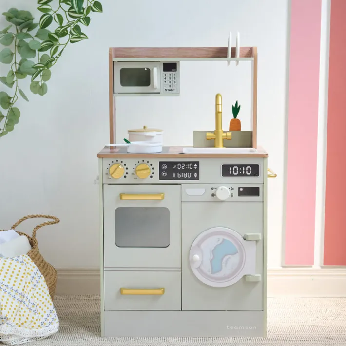 Kids Teamson Kids Little Chef Lake Tahoe Wooden Play Kitchen - Washer & Mini Garden