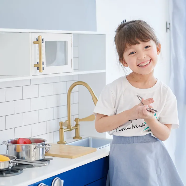 Kids Teamson Kids Little Chef Berlin Play Kitchen with Cookware Accessories, White/Blue